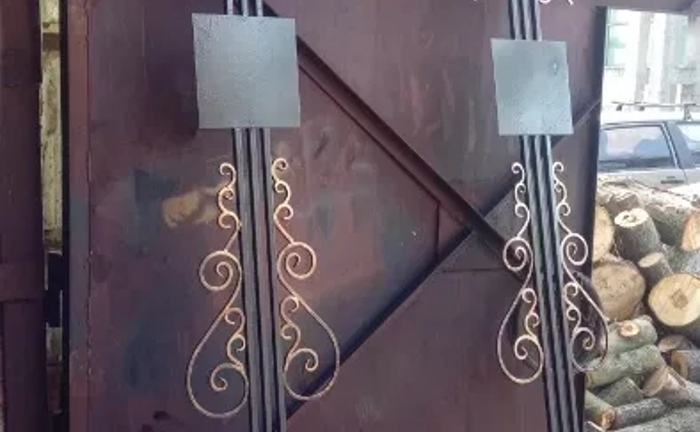 Хрести ковані ручної роботи, виготовлення.