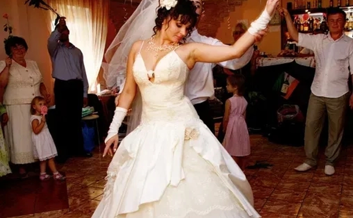 Професійні уроки весільного танцю для незабутнього першого танцю