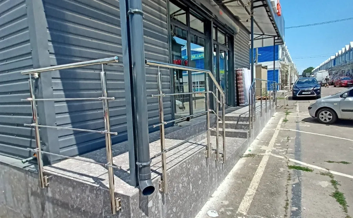 Перила з нержавіючої сталі, оголошення пандуса, сходи на другий поверх Перила з нержавіючої сталі, оголошення пандуса, сходи на другий поверх