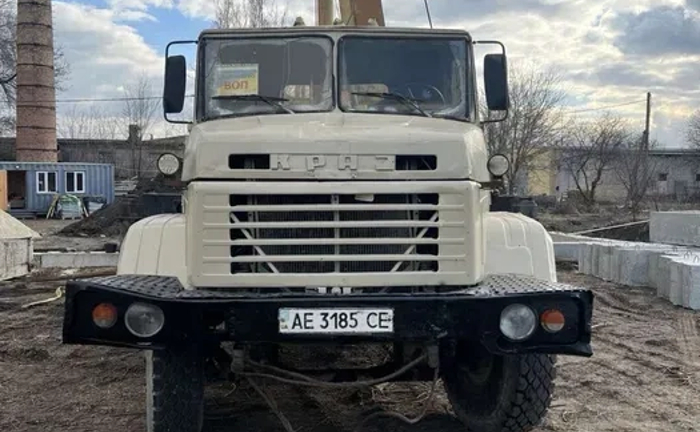 Послуги автокрану КрАЗ Послуги автокрану КрАЗ