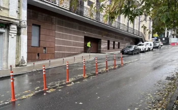 Зручне паркомісце в підземному паркінгу