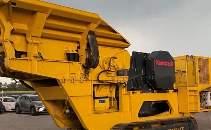 Вживана мобільна щокова дробарка Keestrack B4 Apollo Вживана мобільна щокова дробарка Keestrack B4 Apollo