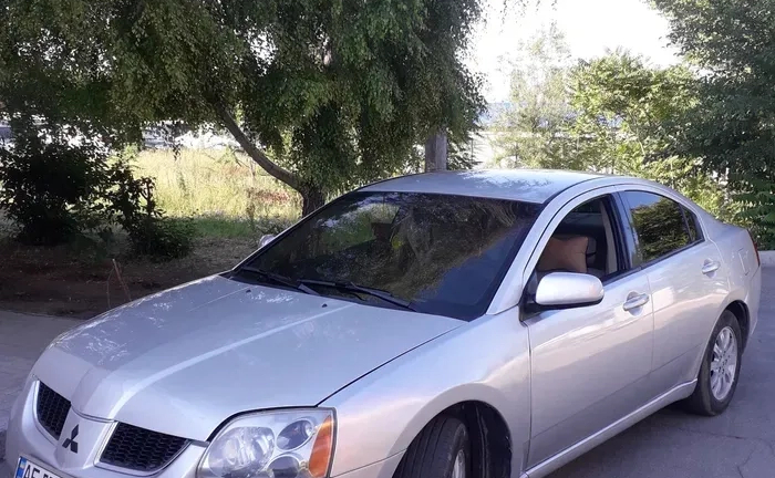 Авто на свадьбу и другие мероприятия Митсубиси галант Авто на свадьбу и другие мероприятия Митсубиси галант