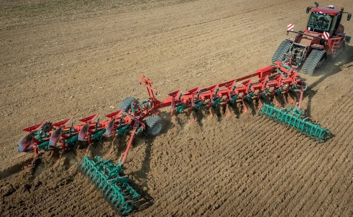 Плуг KVERNELAND PW 100 (1777). Плуг KVERNELAND PW 100 (1777).