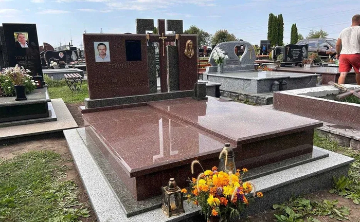 Пам'ятники з Граніту (SVS-GRANIT): Власне Виробництво. Пам'ятники з Граніту (SVS-GRANIT): Власне Виробництво.