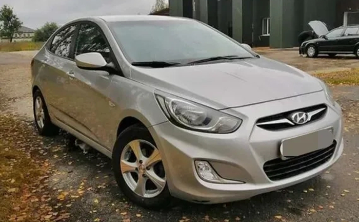 Авто Hyundai Accent 2013 Авто Hyundai Accent 2013