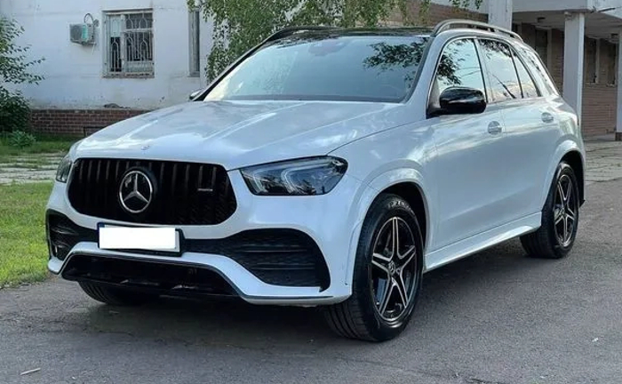 208 Позашляховик на весілля Mercedes Benz GLE 450 без водія 208 Позашляховик на весілля Mercedes Benz GLE 450 без водія