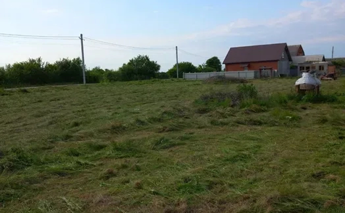 Покос, прибирання участків. Від 250₴ за 100 кв. м Покос, прибирання участків. Від 250₴ за 100 кв. м