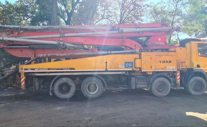 Автобетононасос довжина автостріли 50-52 м. (90-180 м3/год), Мін. замовлення: 3 години роботи. Автобетононасос довжина автостріли 50-52 м. (90-180 м3/год), Мін. замовлення: 3 години роботи.