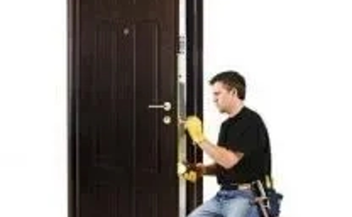 Ремонт дверних замків Замінити замок серцевину личинку замку