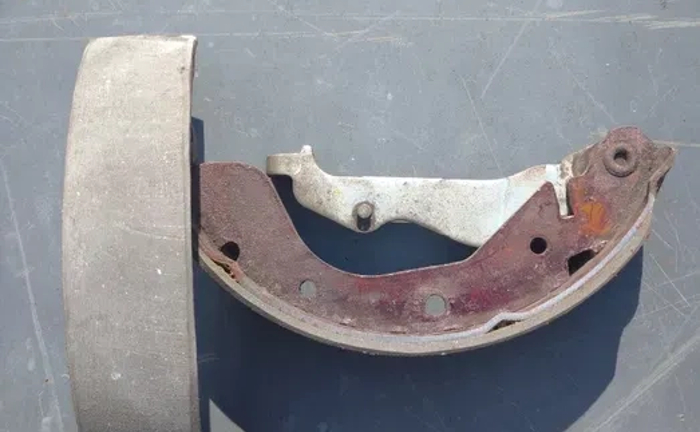 Реставрація гальмівних колодок, проточка дисків і барабанів Реставрація гальмівних колодок, проточка дисків і барабанів