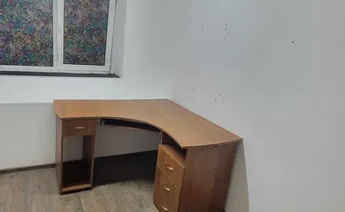 кабінет по вул. Херсонська Дніпро Арена поруч. 2 кімнати з ремонтом