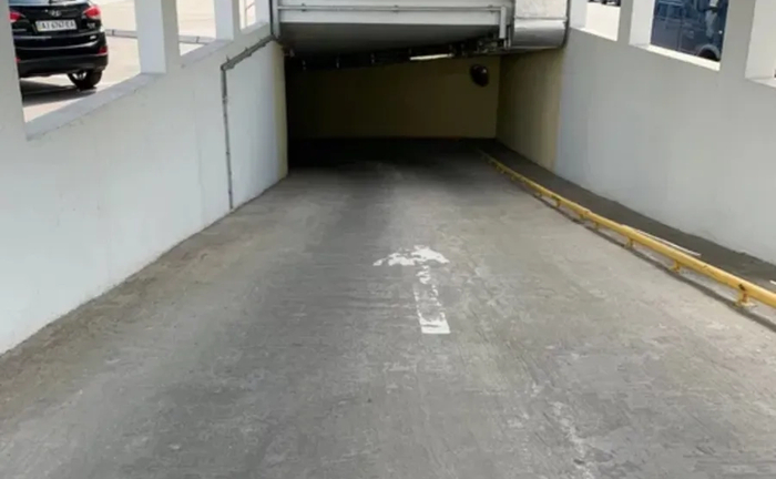 Місце в підземному паркінгу на проспекті Володимира Івасюка