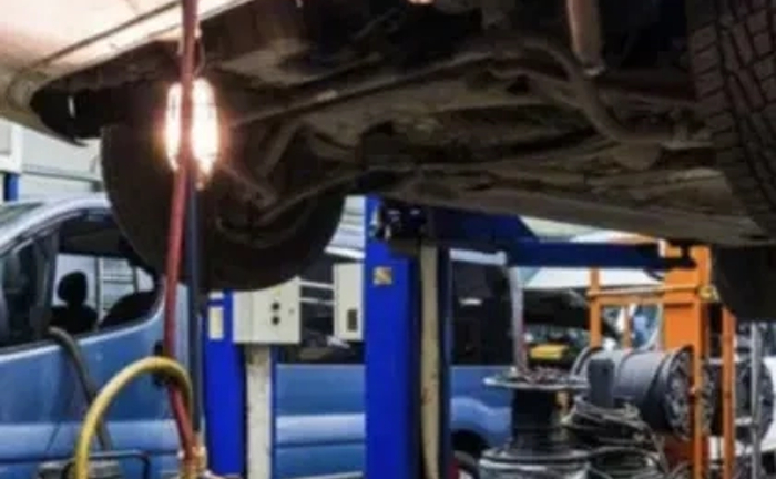 Ремонт двигуна і підвіски, комп'ютерна діагностика Ремонт двигуна і підвіски, комп'ютерна діагностика