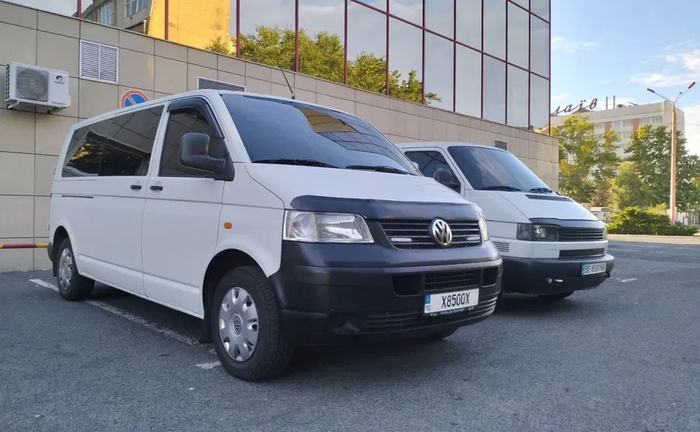 Мінівен з водієм для будь-яких заходів Мінівен з водієм для будь-яких заходів