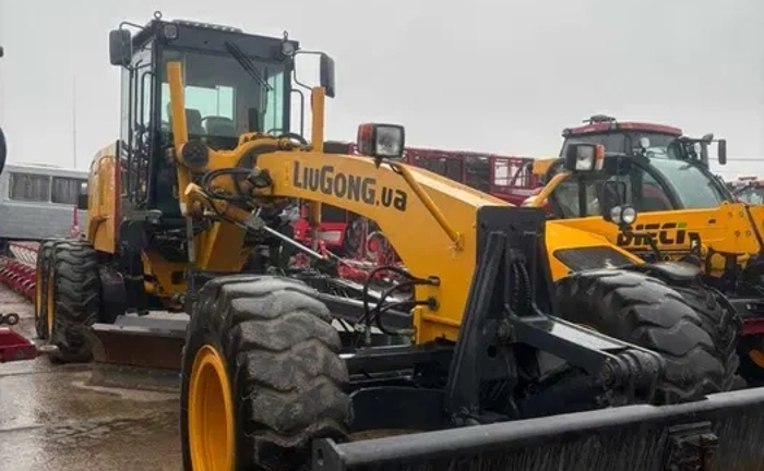 Професійний автогрейдер для розробки та профілювання ґрунтів