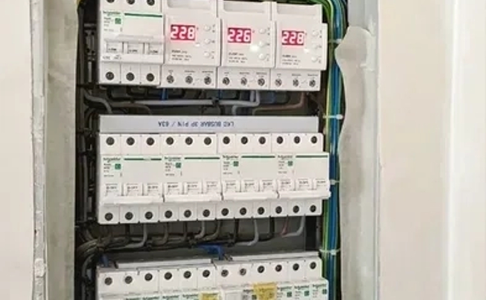 Послуги електрика. Електрик на виклик, електромонтажні роботи. Послуги електрика. Електрик на виклик, електромонтажні роботи.