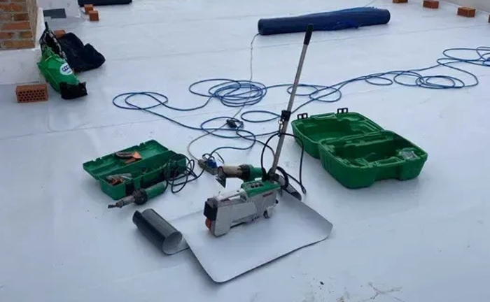 Ремонт і улаштування покрівель з руберойду та ПВХ мембрани Ремонт і улаштування покрівель з руберойду та ПВХ мембрани