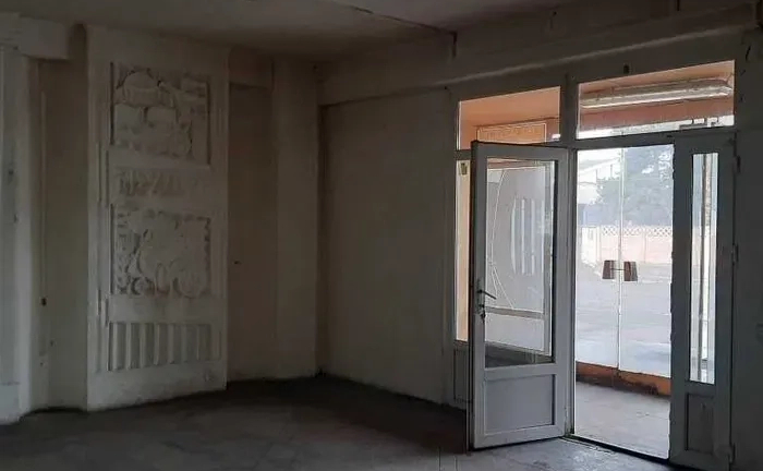 Приміщення під магазин, комерційне приміщення площею 150 м2 - 450 € Приміщення під магазин, комерційне приміщення площею 150 м2 - 450 €