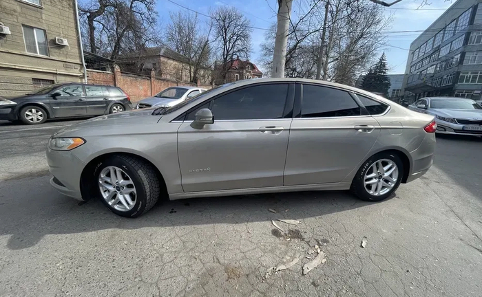 Ford Fusion Hybrid. RedRent. Ford Fusion Hybrid. RedRent.