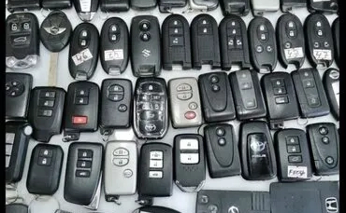 Виготовлення авто ключів програмування прошивка нарізка чіп