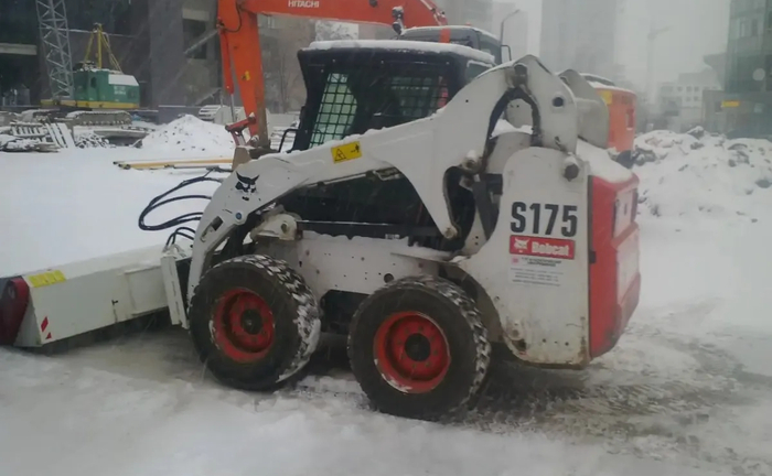 Мінінавантажувач Bobcat S175 Мінінавантажувач Bobcat S175