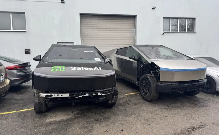 Tesla Cybertruck тесла кібертрак ремон відновлення після дтп