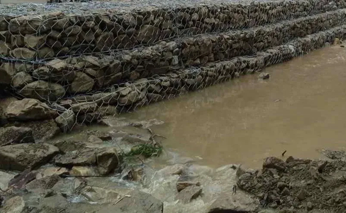 Професійне Укріплення Підпірних Стін із Габіонів: Надійний Захист Схилів та Берегів! Професійне Укріплення Підпірних Стін із Габіонів: Надійний Захист Схилів та Берегів!
