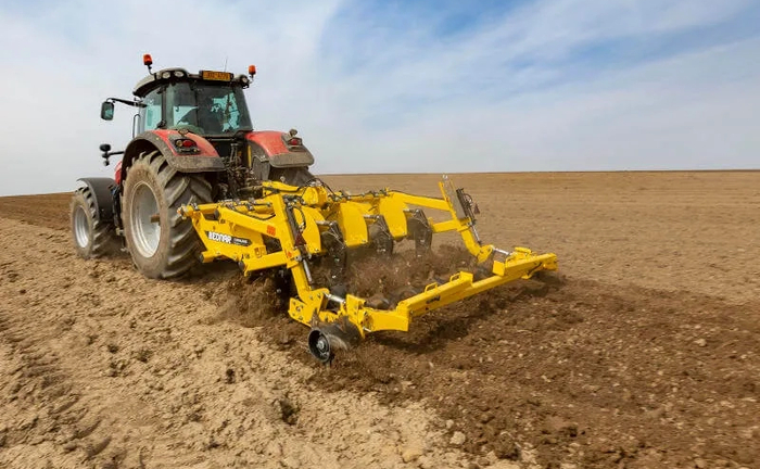 Плуг BEDNAR Terraland TN 3000. Плуг BEDNAR Terraland TN 3000.