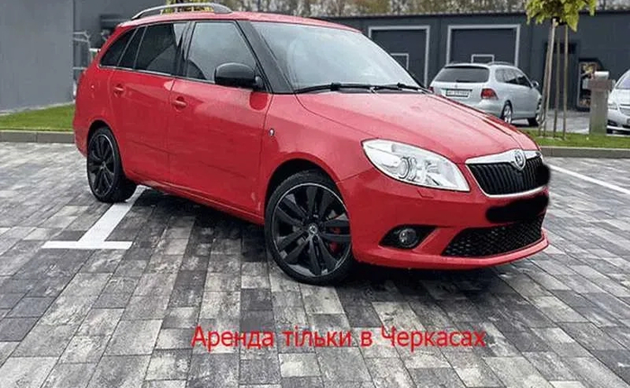Авто Skoda Fabia в таксі машина авто Авто Skoda Fabia в таксі машина авто