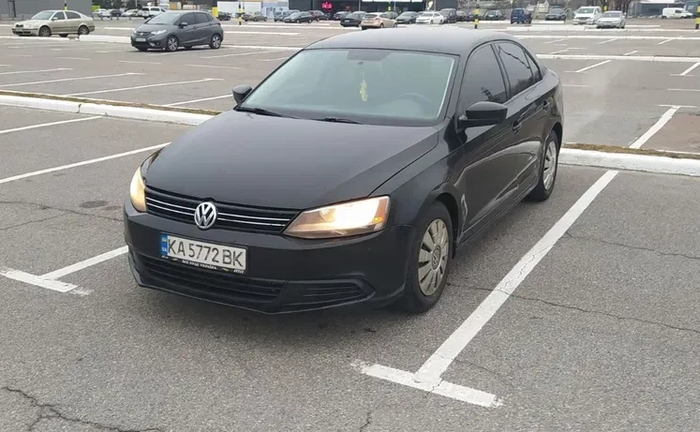 Авто Volkswagen Jetta 2013 Авто Volkswagen Jetta 2013
