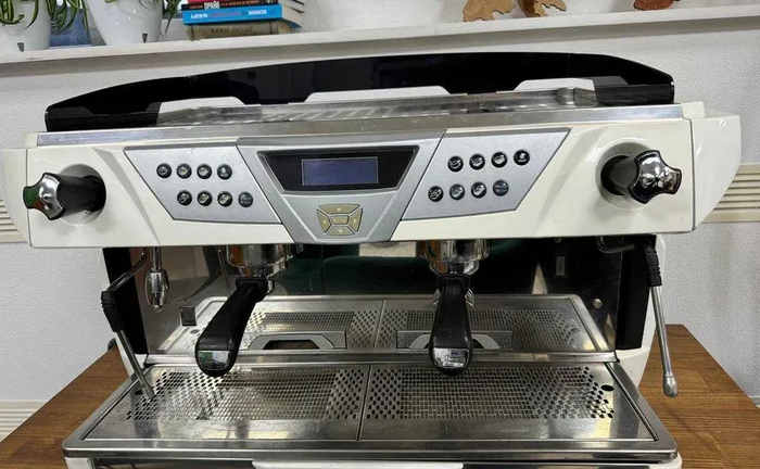 Кавомашини і кавомолки Кавомашини і кавомолки