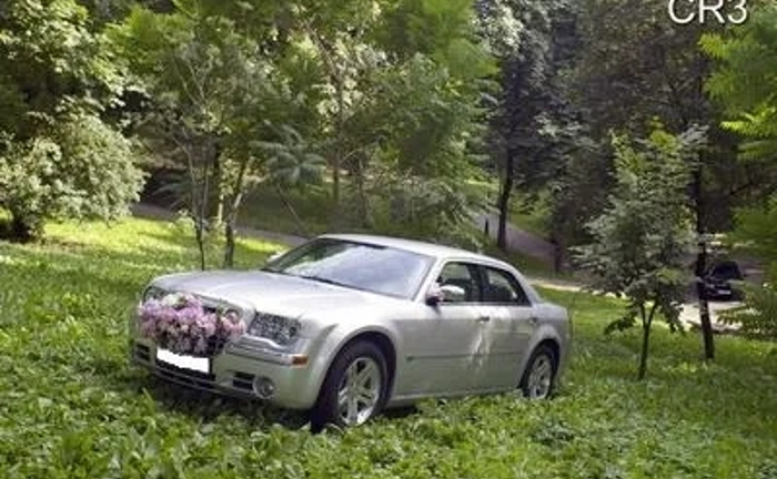 138 Авто на весілля Chrysler 300C сріблястий замовити на весілля 138 Авто на весілля Chrysler 300C сріблястий замовити на весілля
