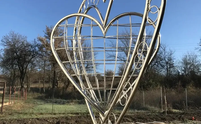 Скульптури з нержавіючої сталі під замовлення Скульптури з нержавіючої сталі під замовлення