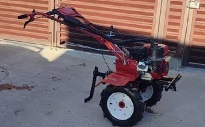 Мотоблок з фрезою Мотоблок з фрезою