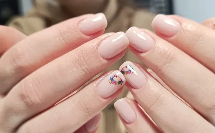 Маникюр с покрытием гель-лаком. Наращивание ногтей. Дарницкая площадь 600 грн. Маникюр с покрытием гель-лаком. Наращивание ногтей. Дарницкая площадь 600 грн.