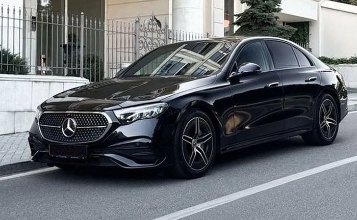 222Mercedes Benz E-class W214 з водієм або без водія 222Mercedes Benz E-class W214 з водієм або без водія