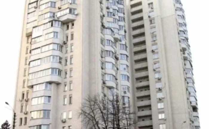 Паркомісце в підземному паркінгу