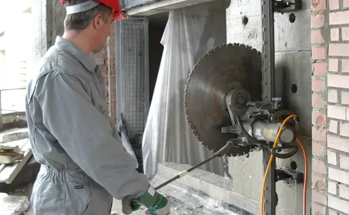 Алмазне різання прорізів Алмазне різання прорізів