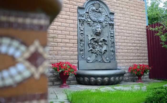 Фонтан пристенний з склопластику Фонтан пристенний з склопластику