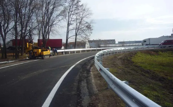 Професійний монтаж та ремонт бар'єрного огородження.