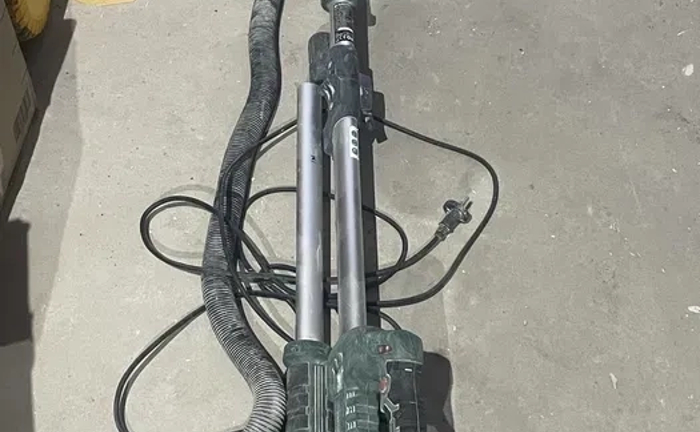 Жираф. Шліфувальна машина для стін. Жираф. Шліфувальна машина для стін.