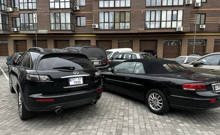 Автомобіль Infiniti FX35 - надійно, швидко