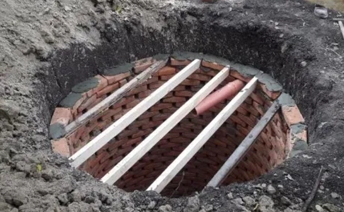 Копка зливних ям, траншей, фундаментів. Будь-які земляні роботи під ключ! Копка зливних ям, траншей, фундаментів. Будь-які земляні роботи під ключ!