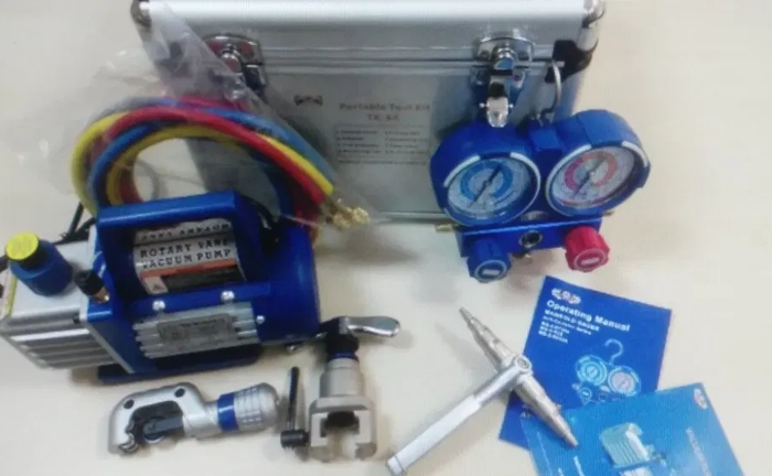 Вакуумний насос та інструмент для холодильної техніки. Вакуумний насос та інструмент для холодильної техніки.