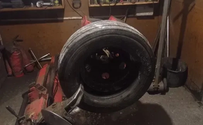 Професійний шиномонтаж ВАНТАЖНИХ (ТІR) та тракторних шин. Професійний шиномонтаж ВАНТАЖНИХ (ТІR) та тракторних шин.