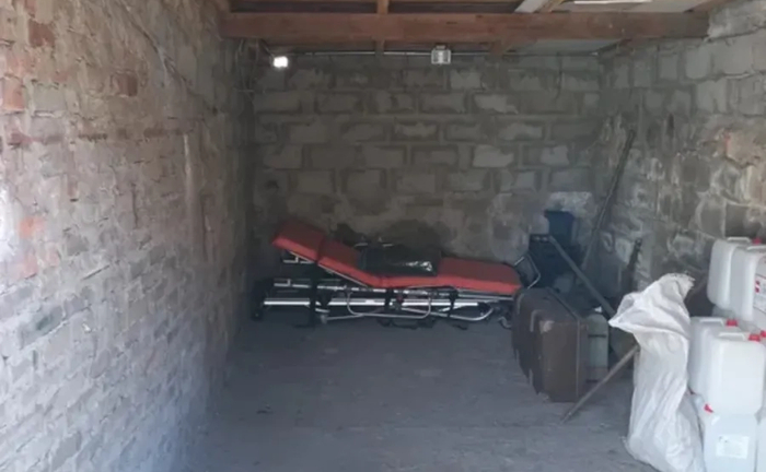 Цегляний гараж у Старому місті.