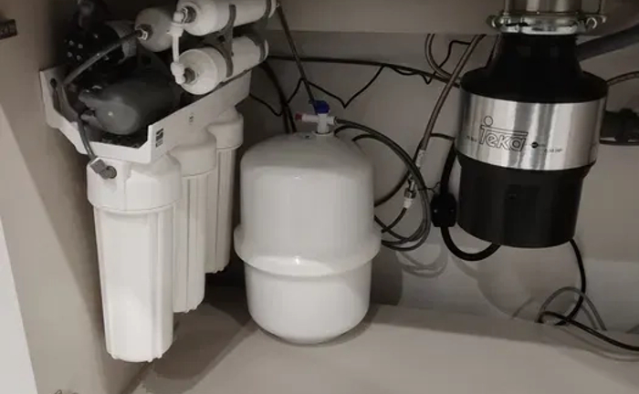 Обслуговування та монтаж систем для очищення води! Обслуговування та монтаж систем для очищення води!