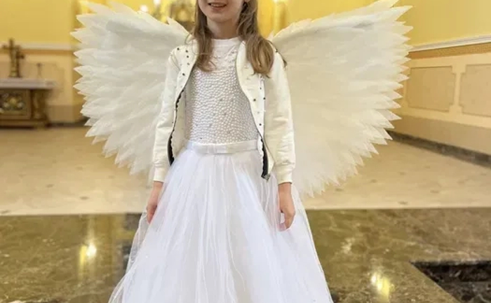 Крила ангела з діадемой . Івано-Франківськ