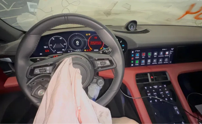 Відновлення Porsche Taycan Audi E-tron GT кодування систем